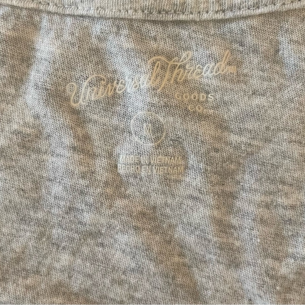 Universal Thread Light Grey Crop Tee V-Neck Medium 100% Cotton - Picture 3 of 6
